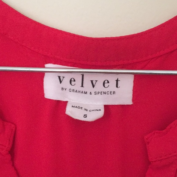 Velvet sleeveless Top - Picture 2 of 6